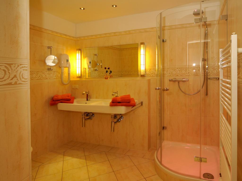 Hotel Seeschlösschen Hohwacht Zimmer foto